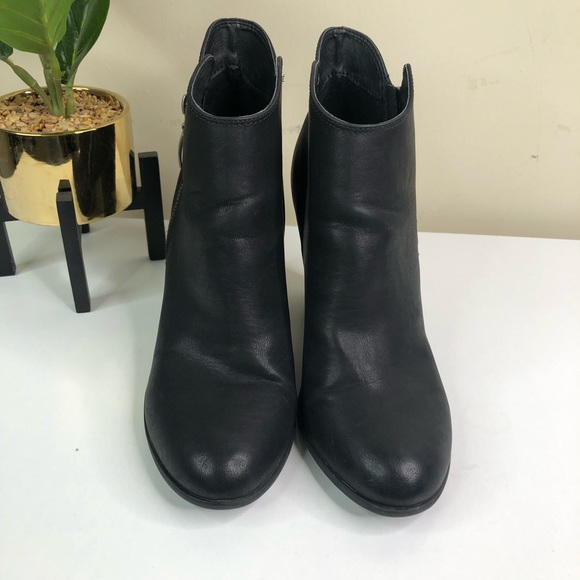 Michael Kors ankle booties - Picture 2 of 5